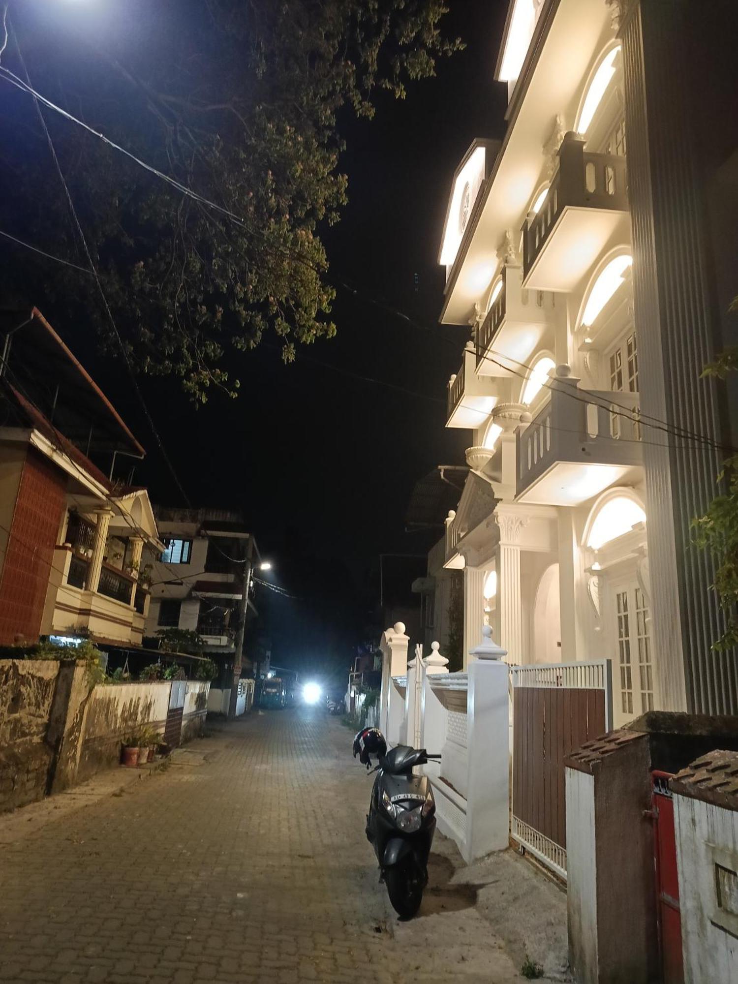 Elzas Fort Inn Kochi Exterior photo