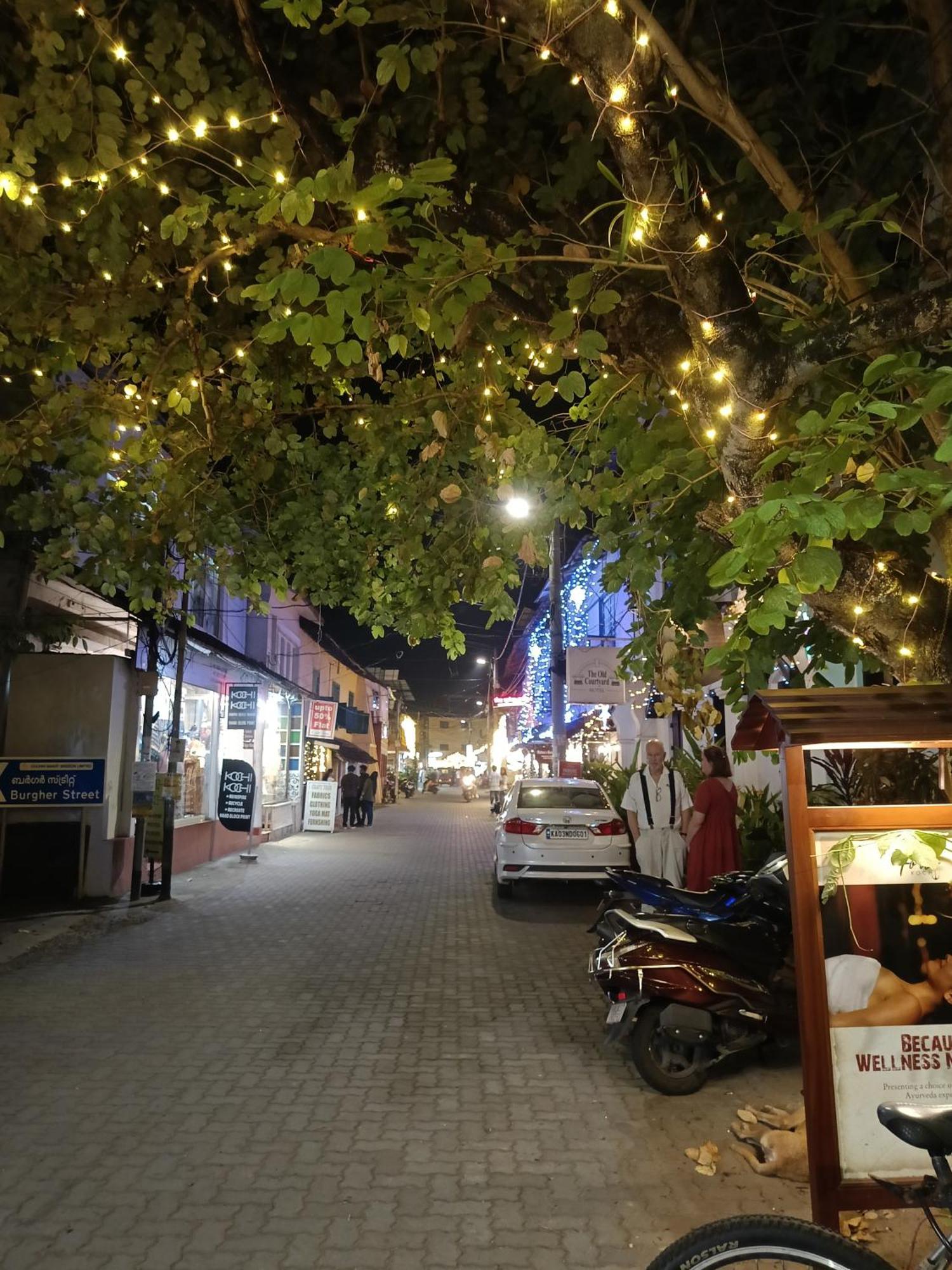 Elzas Fort Inn Kochi Exterior photo